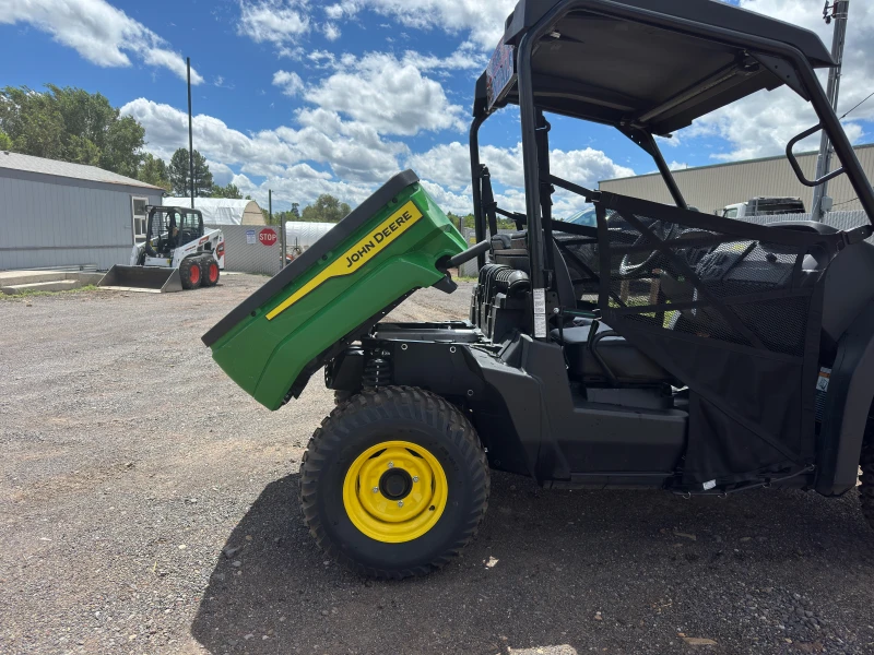 2024 JOHN DEERE Gator XUV560E Base