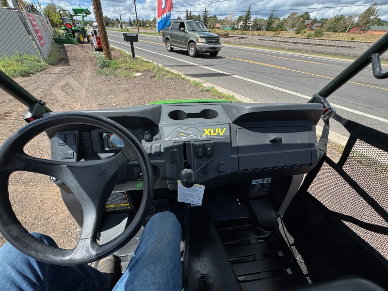 2024 JOHN DEERE Gator XUV560E Base