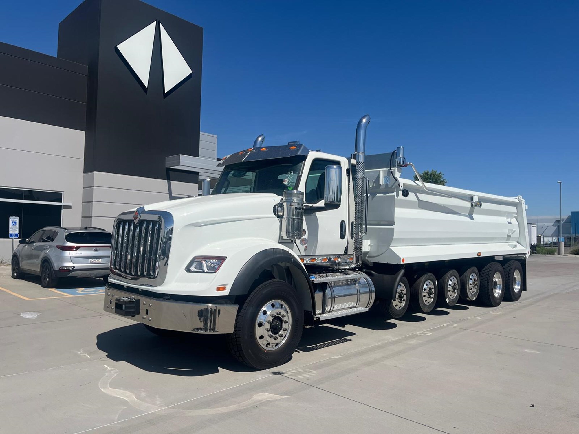 2027 INTERNATIONAL HX620 SBA in Phoenix, AZ