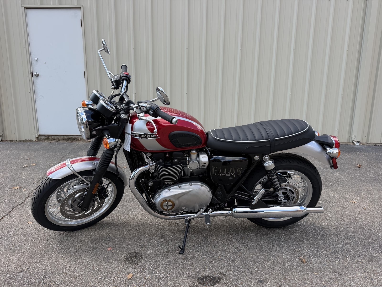2025 Triumph BONNEVILLE T120 ELVIS EDITION (Euro 5a) BASE in Olive Branch, MS