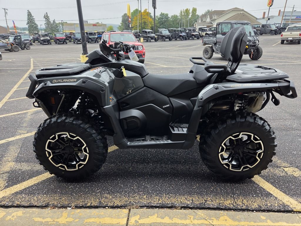 2027 Can-Am Outlander MAX XT 1000 7.6 in. in reedsburg WI