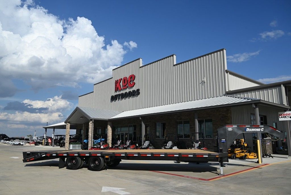 2027 Diamond C FMAX 212 25.9K 32' X 102" Dovetail w/ Maxx Ramps in caldwell TX