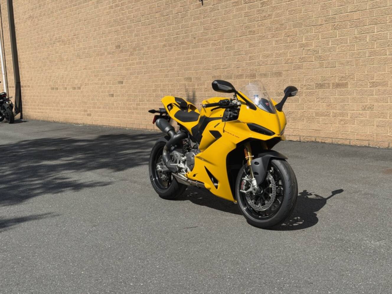A photo of this 2026 Ducati Panigale V2 S Ducati Yellow