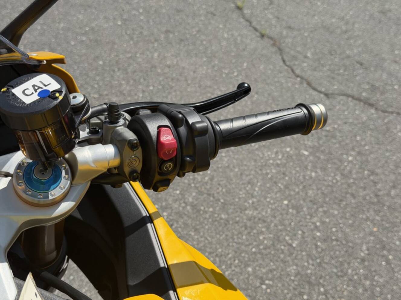 A photo of this 2026 Ducati Panigale V2 S Ducati Yellow