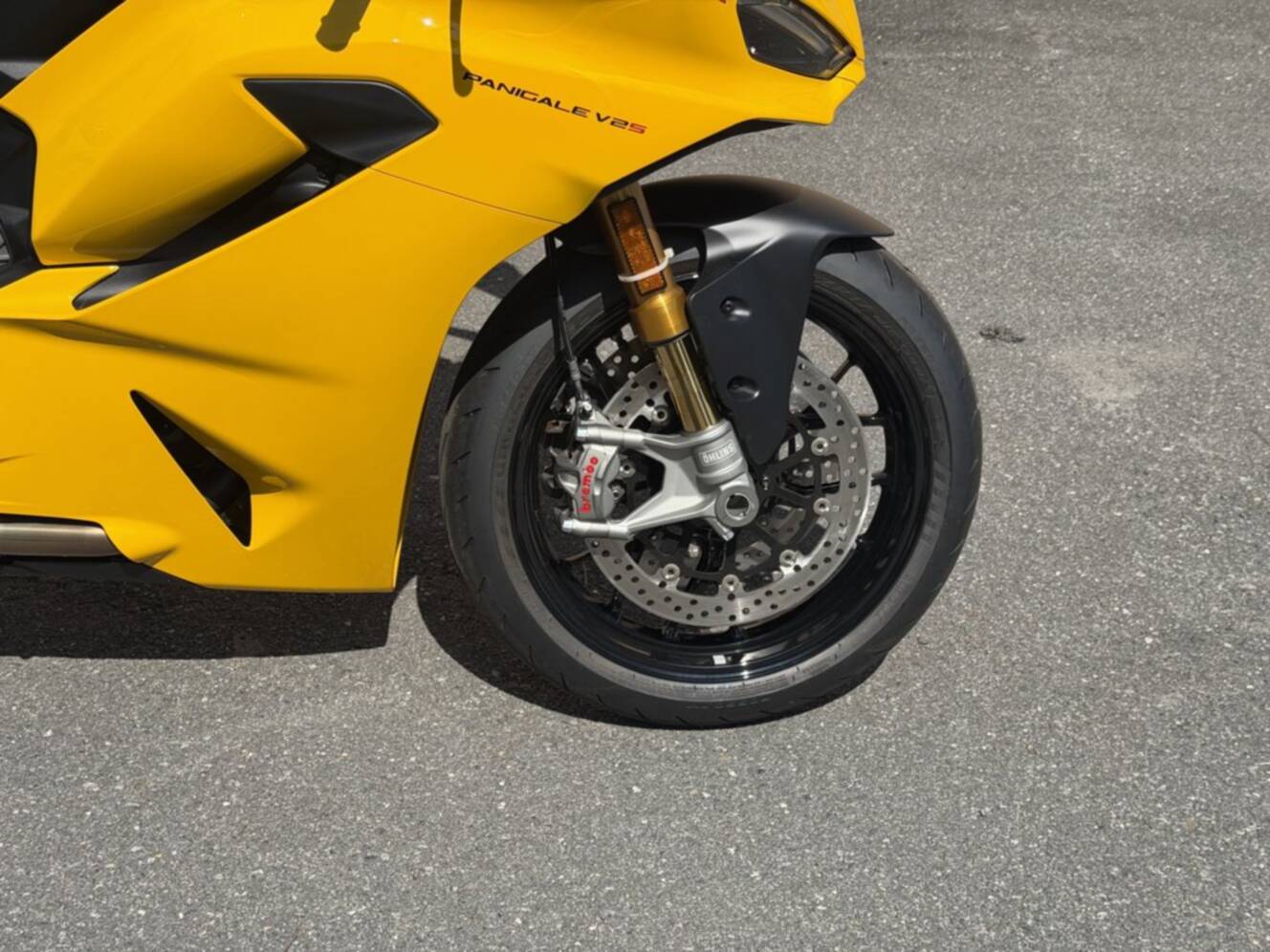 A photo of this 2026 Ducati Panigale V2 S Ducati Yellow