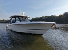Boston Whaler 350 Realm Review image