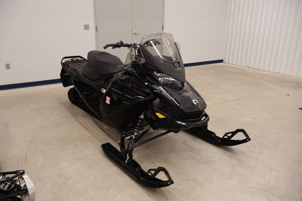 2023 Ski-Doo 600R Renegade Enduro IR XT 7.8 in kalamazoo MI