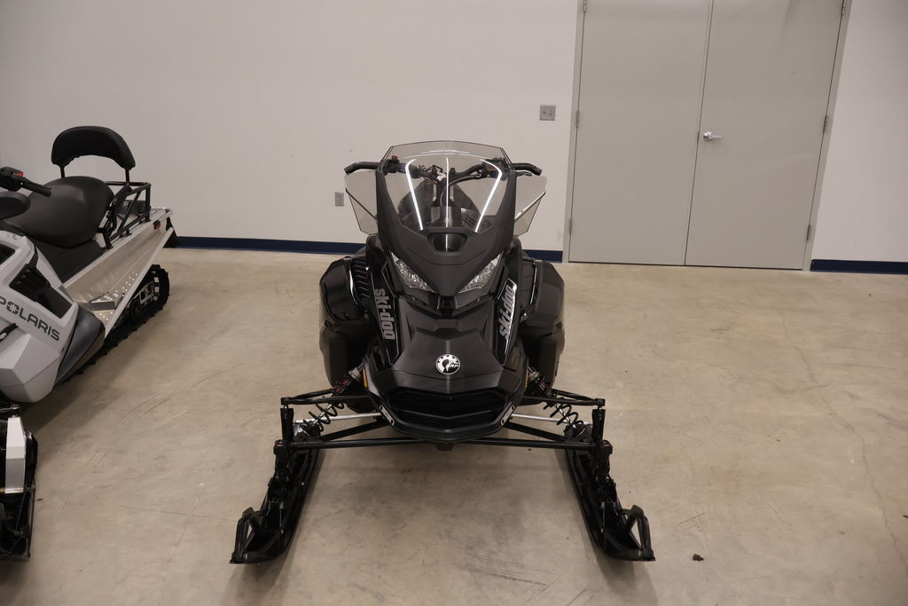 2023 Ski-Doo 600R Renegade Enduro IR XT 7.8 in kalamazoo MI