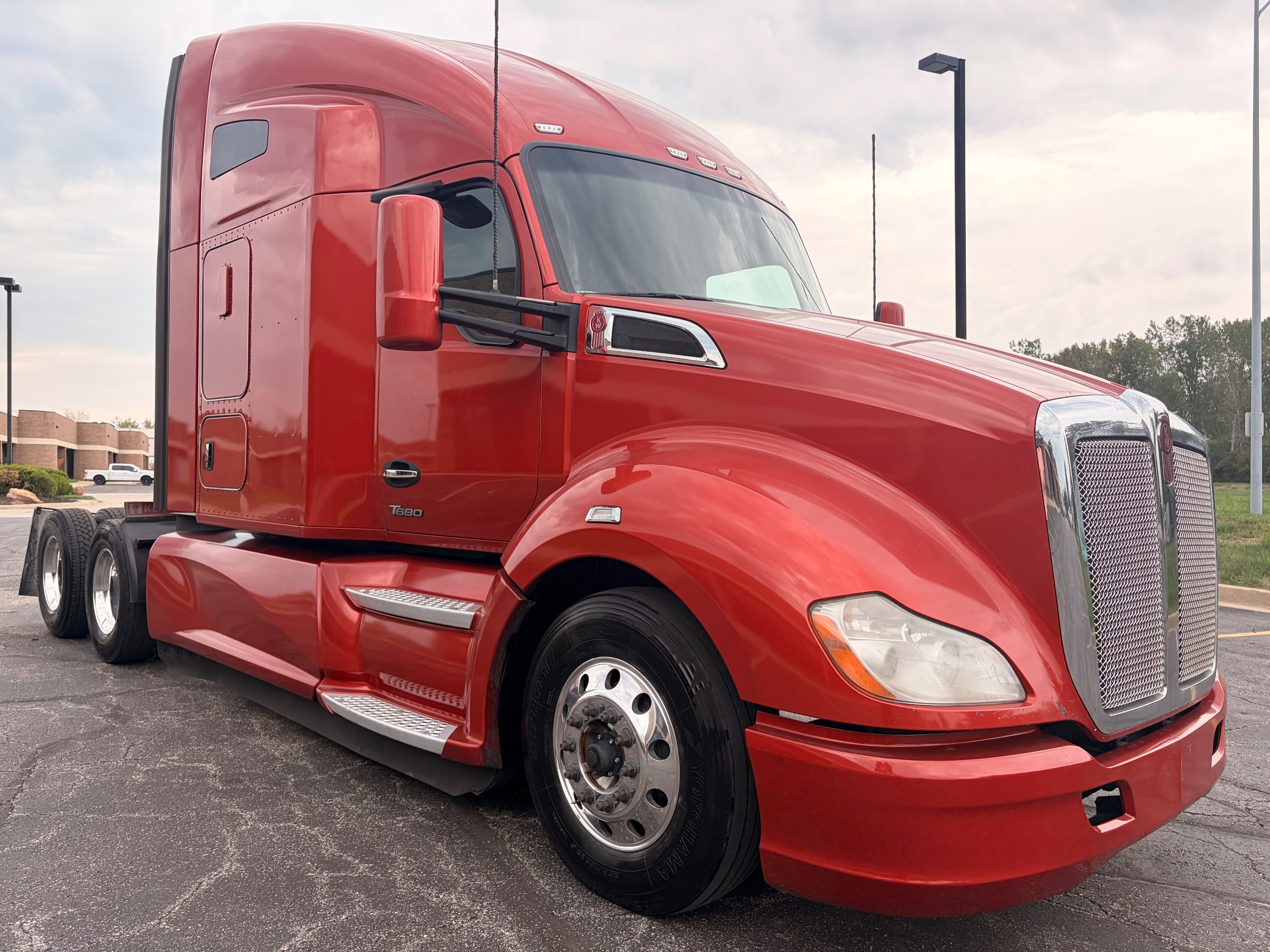 2022 KENWORTH T680 in Kansas City, MO