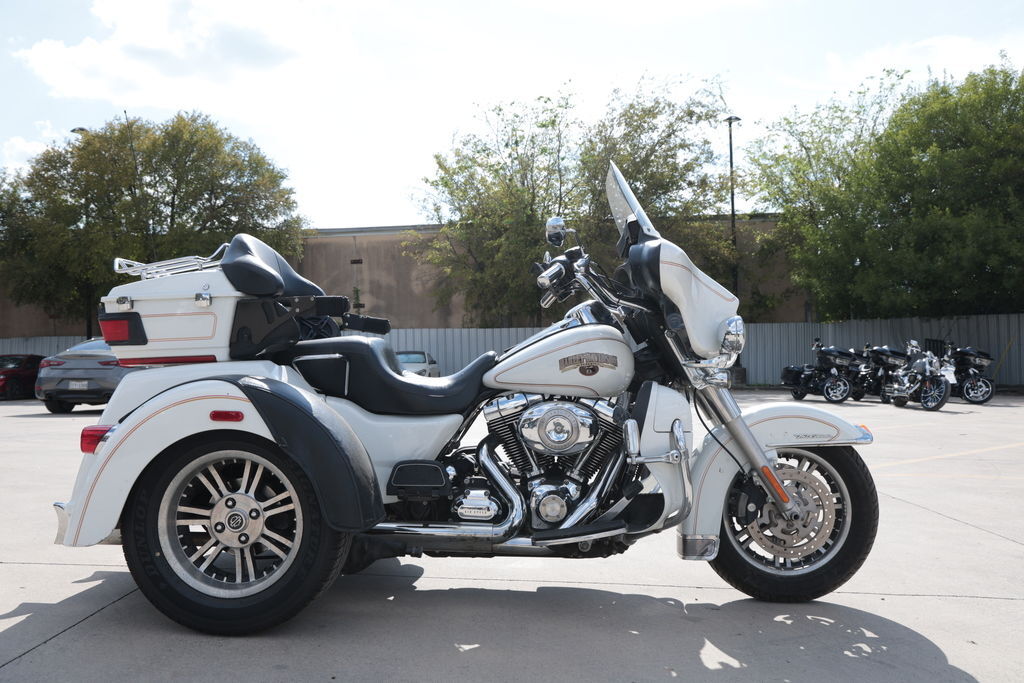 2011 Harley-Davidson® FLHTCUTG - Tri Glide® Ultra Classic® ULTRA CLASSIC in San Antonio, TX