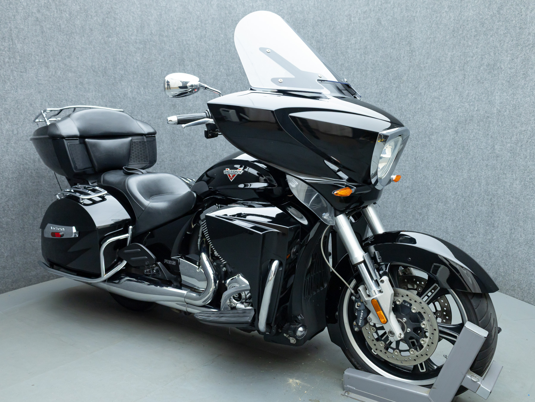 2013 Victory CROSS COUNTRY TOURING W/ABS BASE in Pembroke, NH