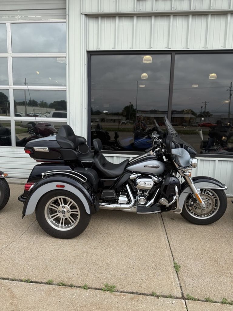 2020 Harley-Davidson® FLHTCUTG - Tri Glide® Ultra ULTRA CLASSIC in Omaha, NE