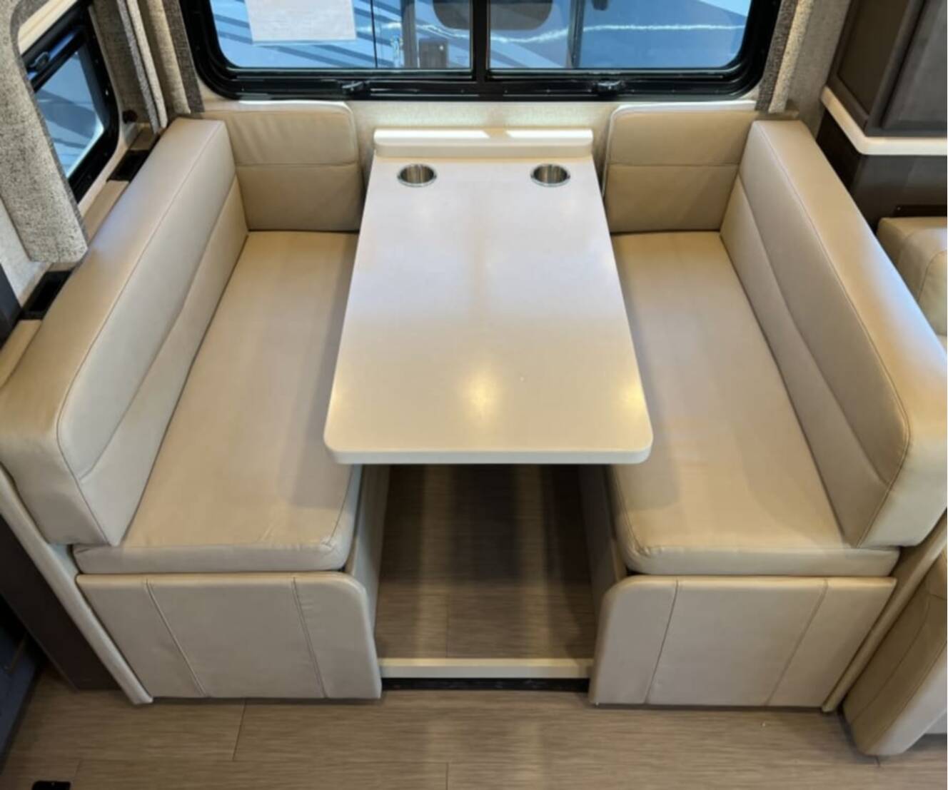 A photo of this 2023 Thor Motor Coach PALAZZO 37.4