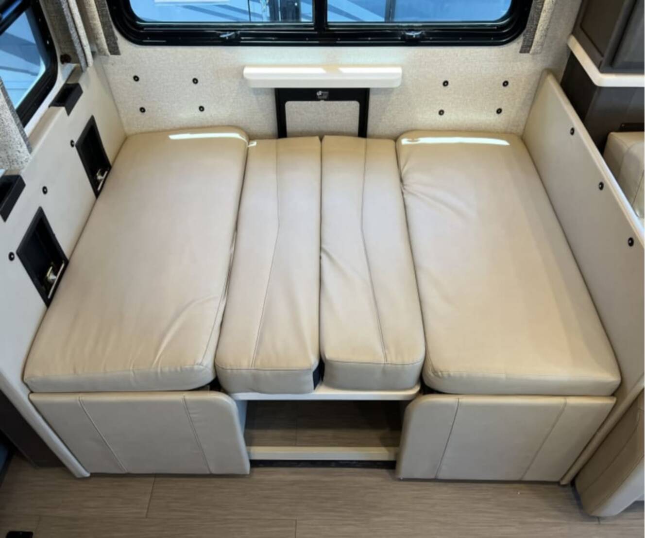 A photo of this 2023 Thor Motor Coach PALAZZO 37.4