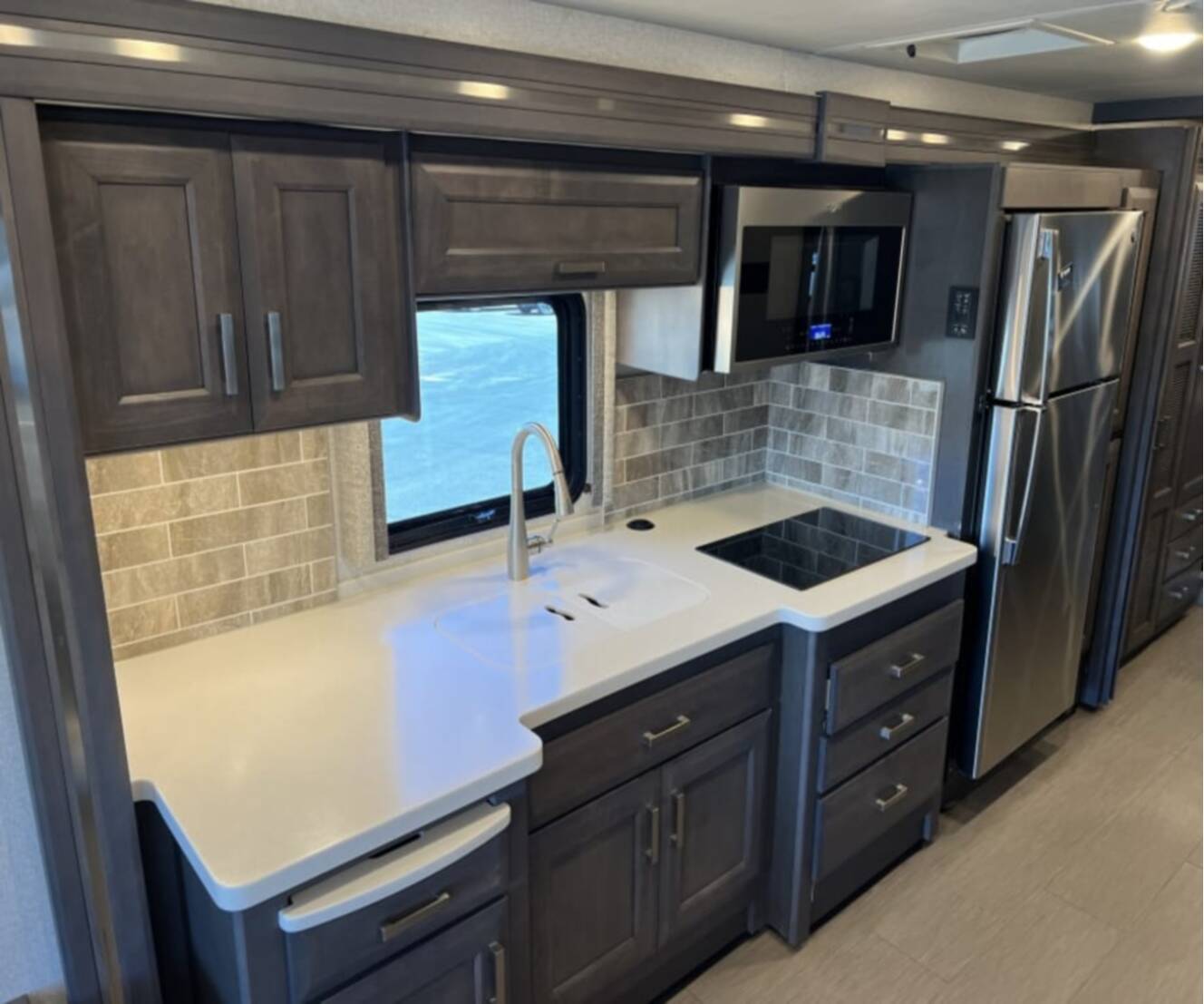 A photo of this 2023 Thor Motor Coach PALAZZO 37.4
