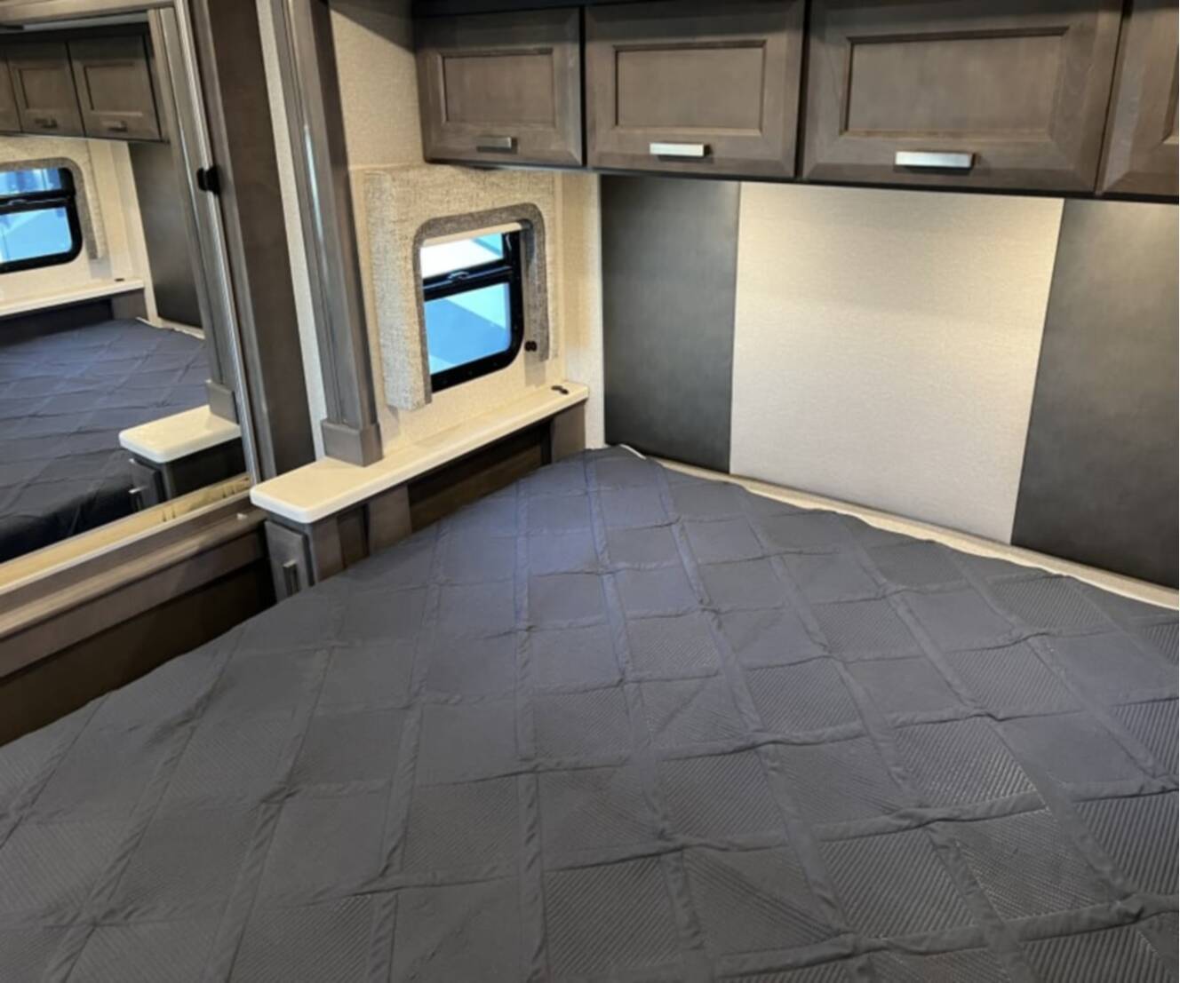 A photo of this 2023 Thor Motor Coach PALAZZO 37.4