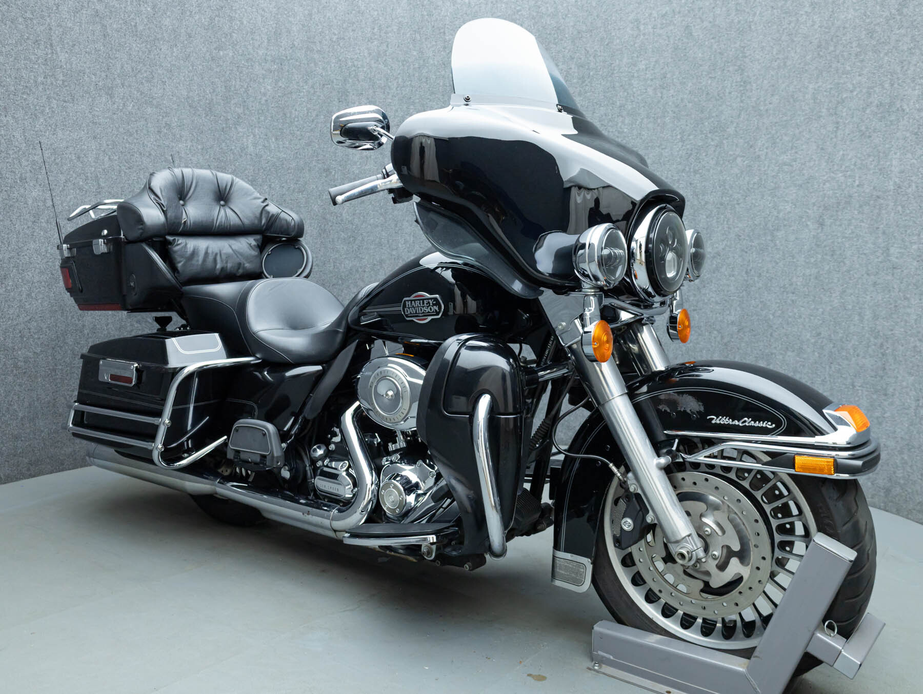 2010 Harley Davidson FLHTCU ELECTRA GLIDE ULTRA CLASSIC ULTRA CLASSIC FLHTCU in Pembroke, NH