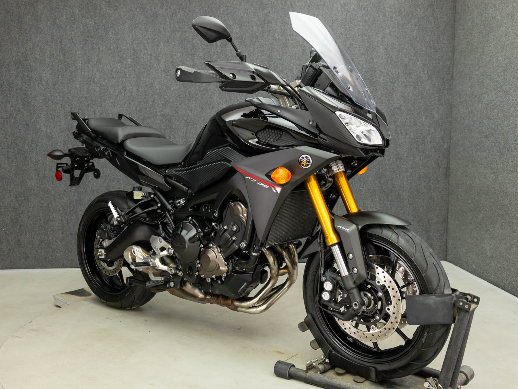 2016 Yamaha FJ09 900 W/ABS Sport Touring motorcycle
