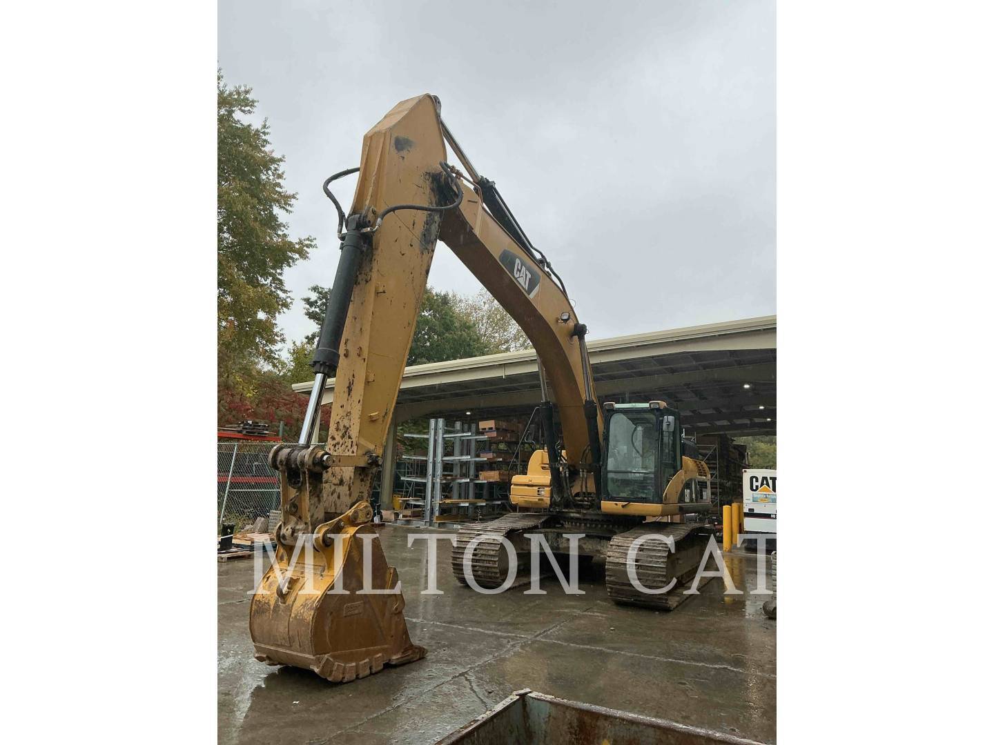 2009 CAT 336D L in Richmond, VT