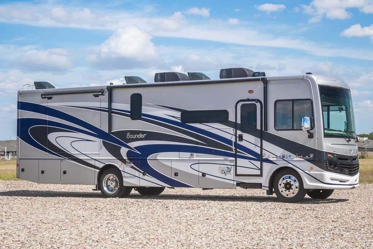2022 Fleetwood Bounder 35K RV
