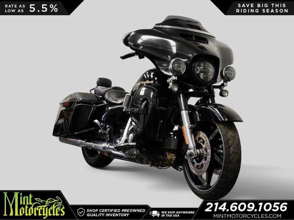 2017 Harley-Davidson CVO Street Glide in dallas TX