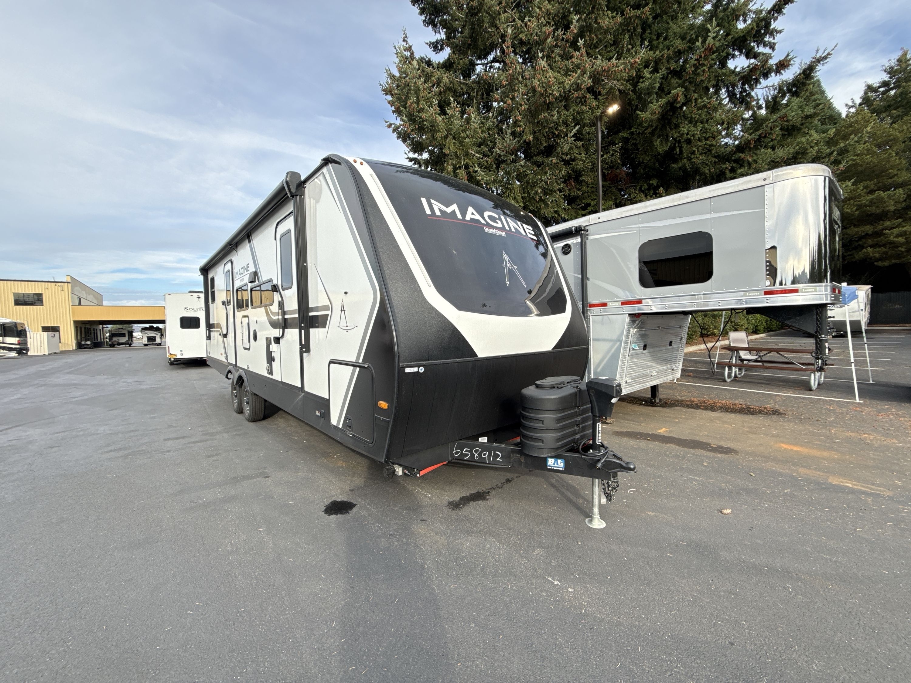 2027 Grand Design IMAGINE 2810BH in woodland WA