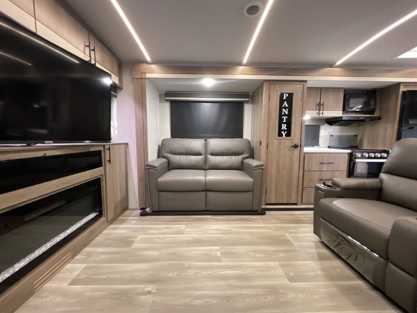 A photo of this 2024 Grand Design IMAGINE 3100RD