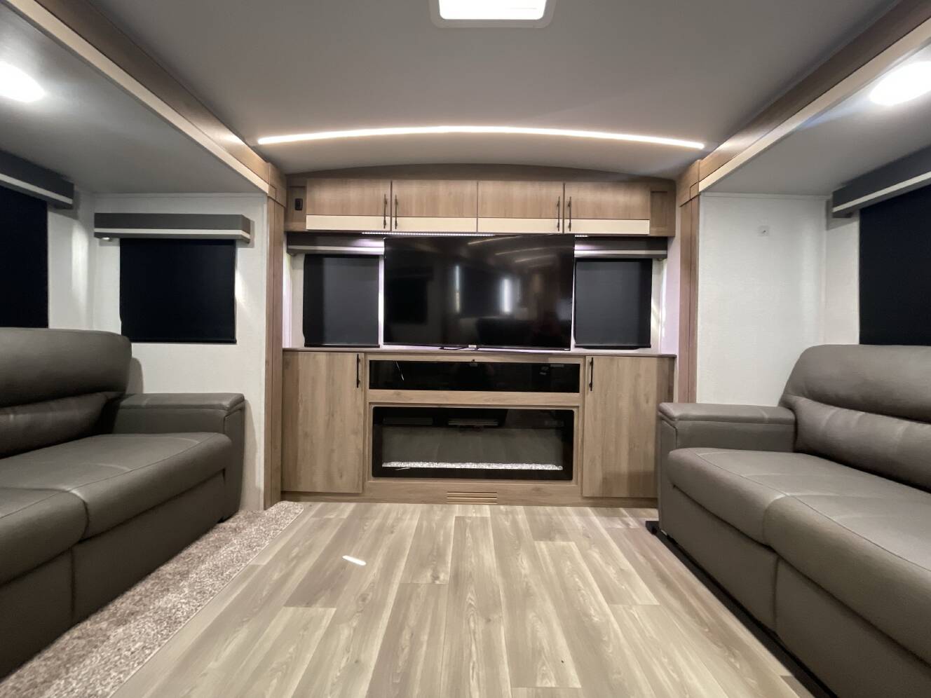 A photo of this 2024 Grand Design IMAGINE 3100RD