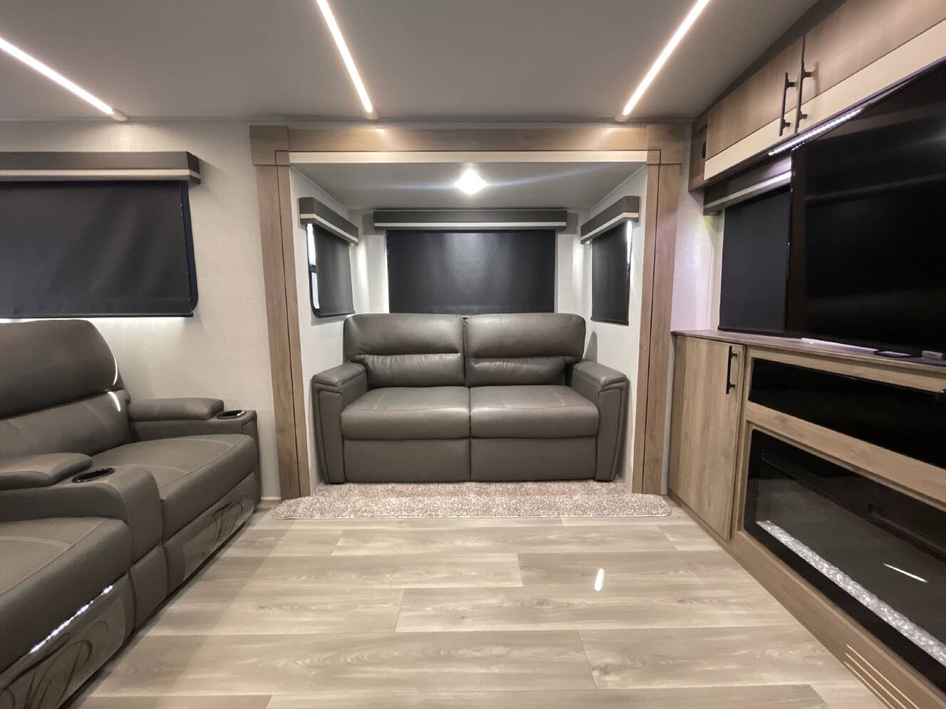 A photo of this 2024 Grand Design IMAGINE 3100RD