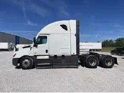 2022 FREIGHTLINER CASCADIA 126