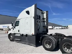 2022 FREIGHTLINER CASCADIA 126