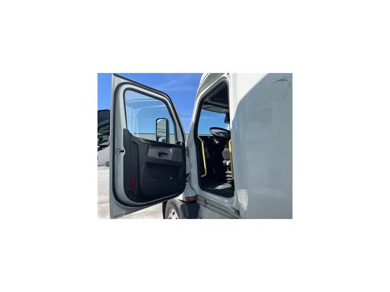 2022 FREIGHTLINER CASCADIA 126