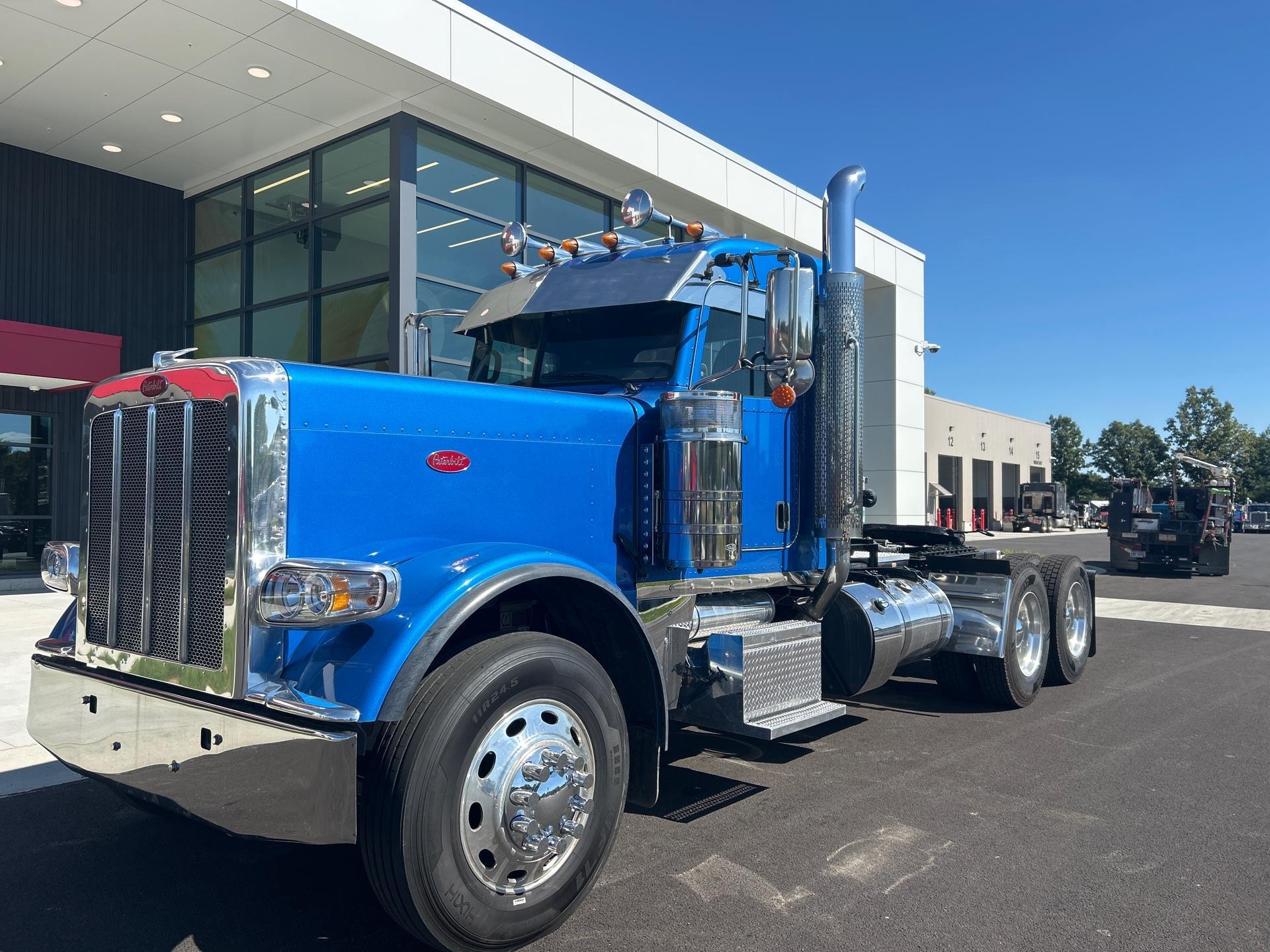 2024 PETERBILT 389 in Etna, OH