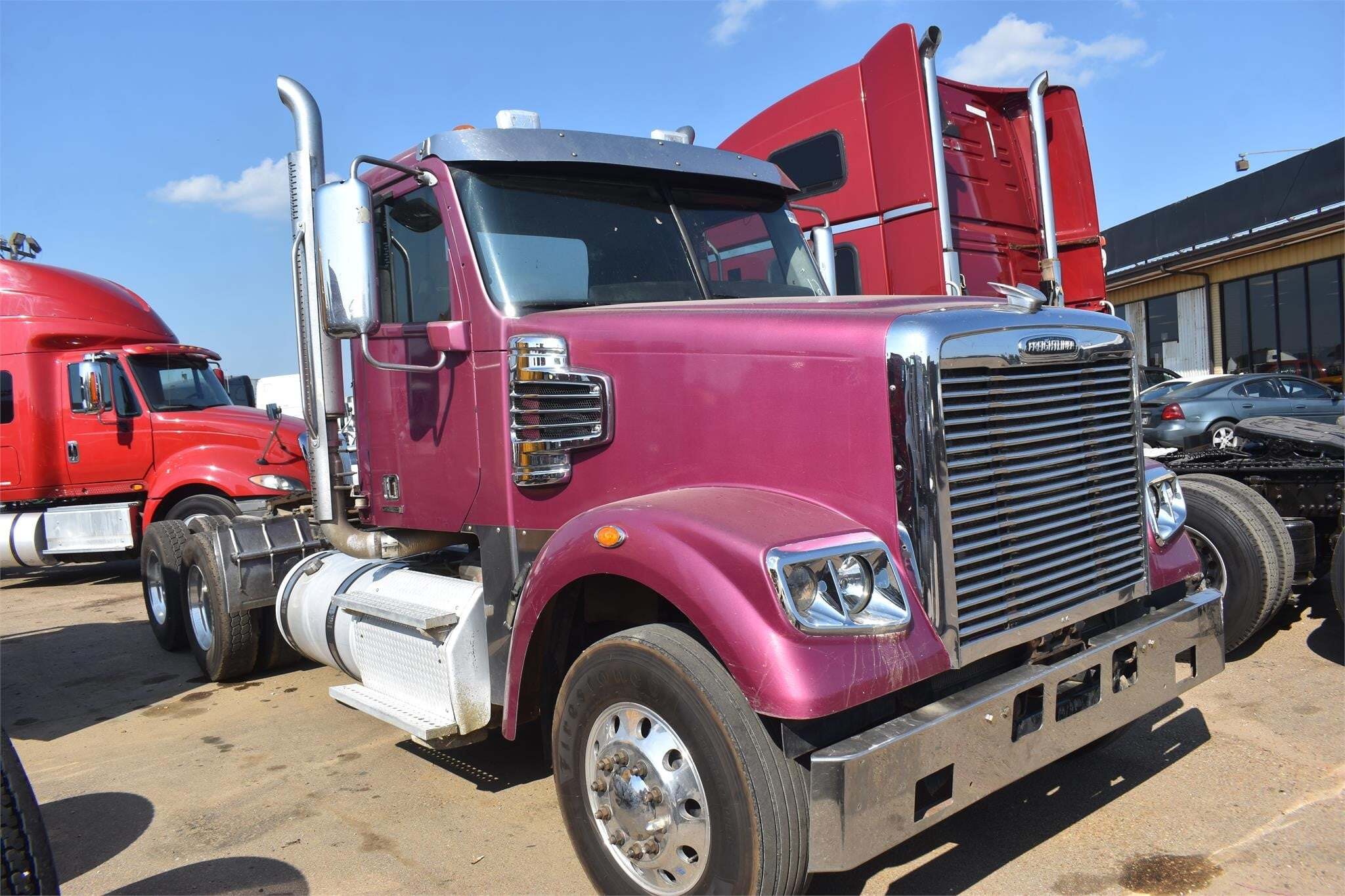 2013 FREIGHTLINER 122 SD in Covington, TN