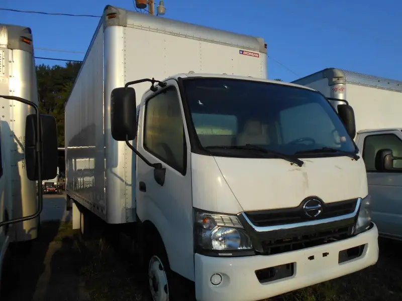 2018 HINO 195