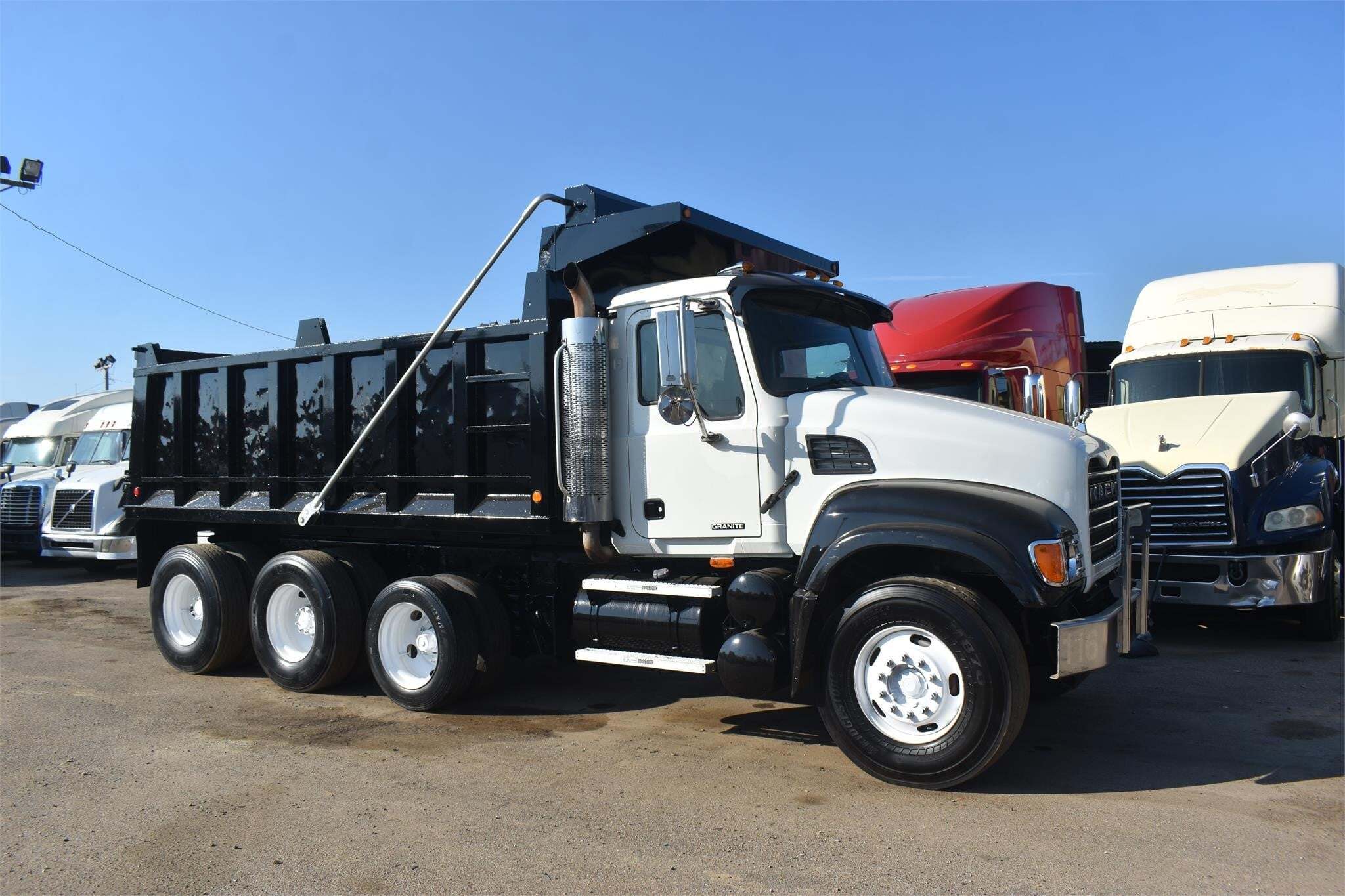 2005 MACK GRANITE CV713 in Covington, TN