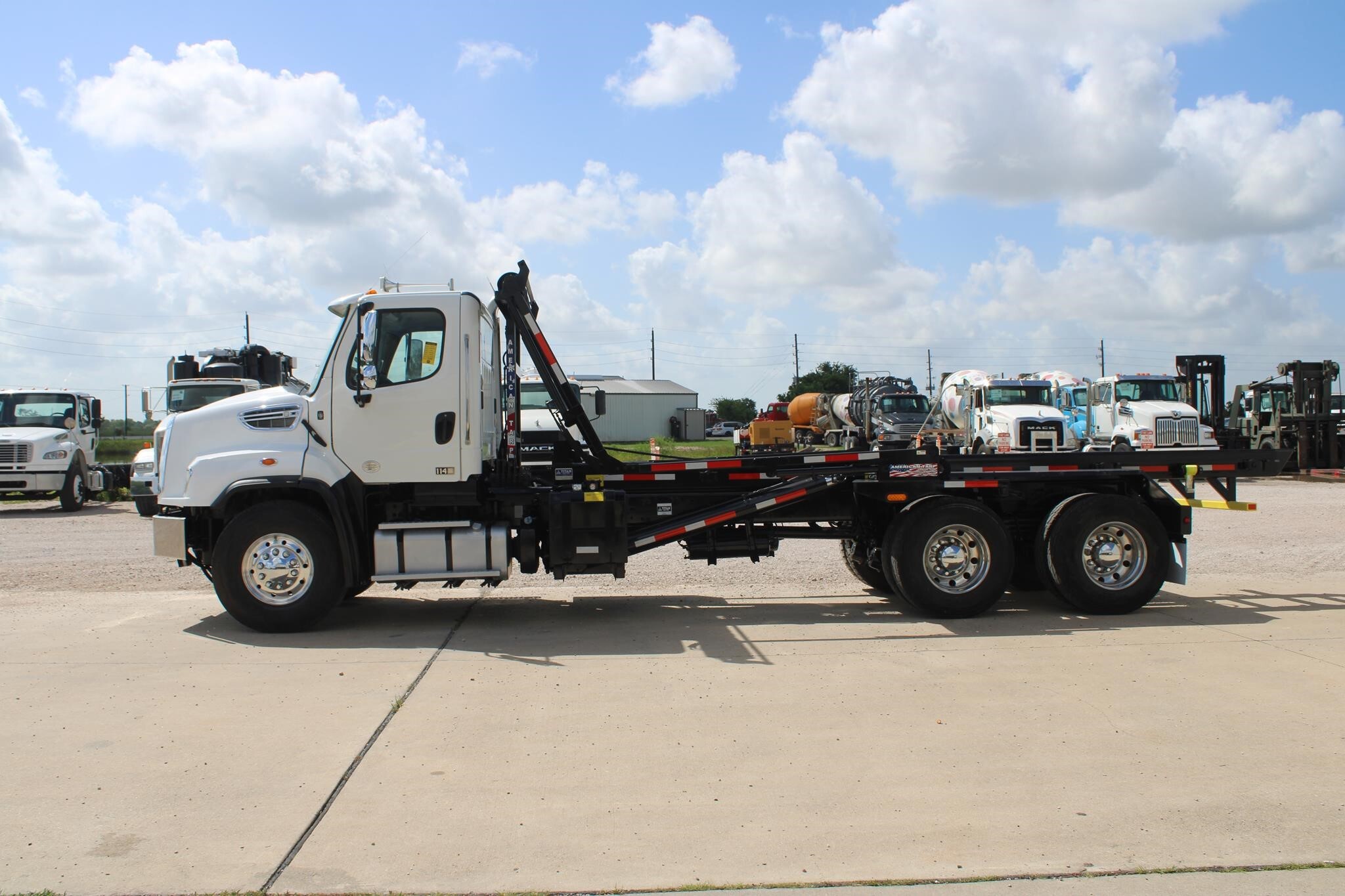 2018 FREIGHTLINER 114 SD in Brookshire, TX