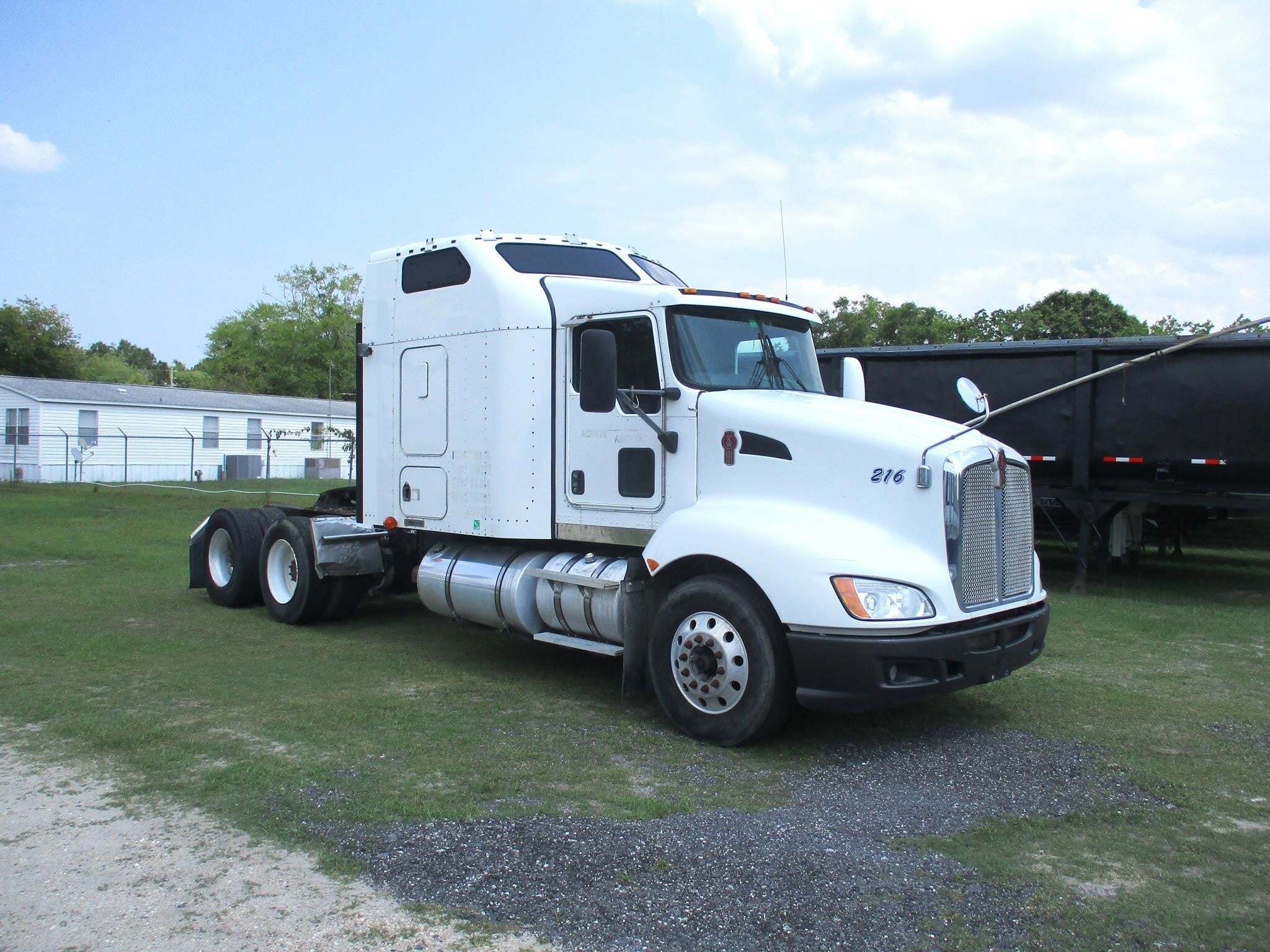 2009 KENWORTH T660 in Jacksonville, FL