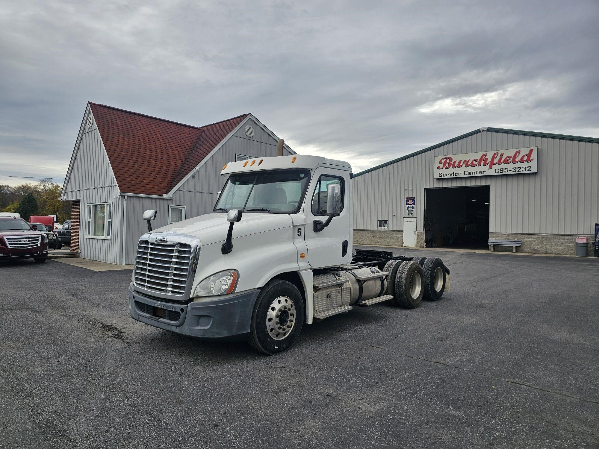 2012 FREIGHTLINER CASCADIA 125 in Duncansville, PA
