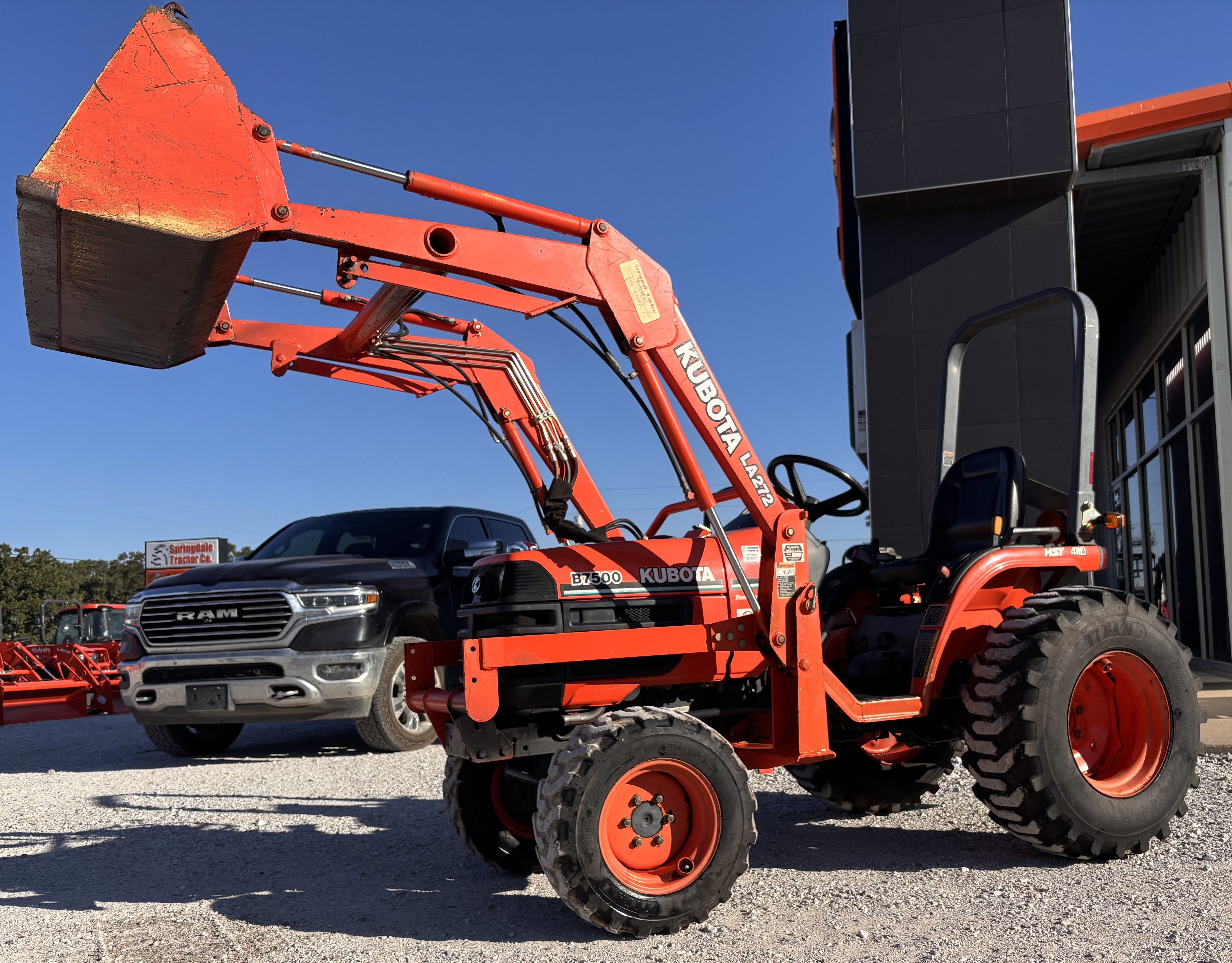 2004 KUBOTA B7500 in Grove, OK
