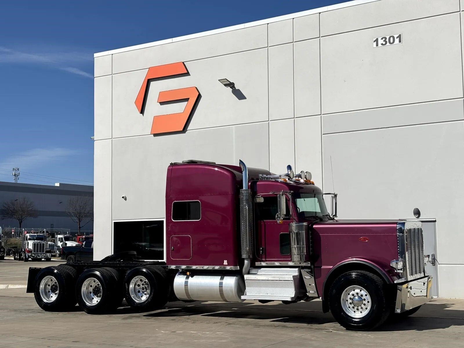 2024 PETERBILT 389 in Hutchins, TX