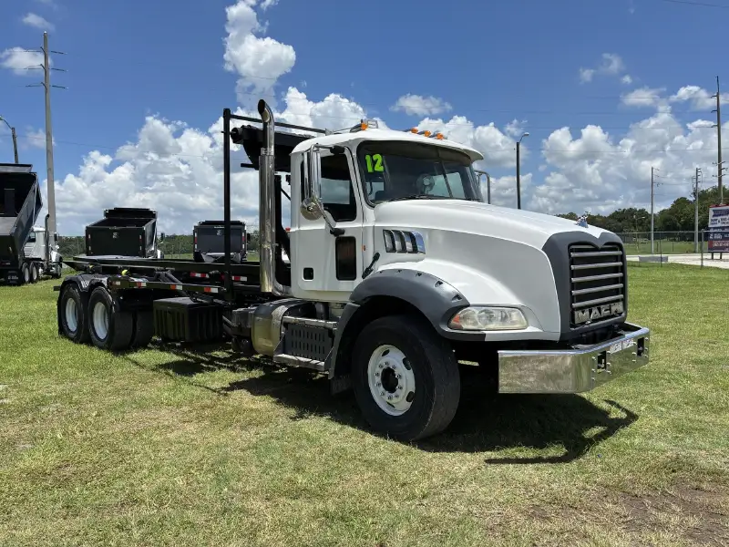 2012 MACK GRANITE GU813