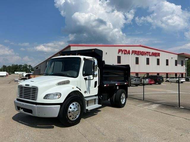 2019 FREIGHTLINER BUSINESS CLASS M2 106 in Zanesville, OH