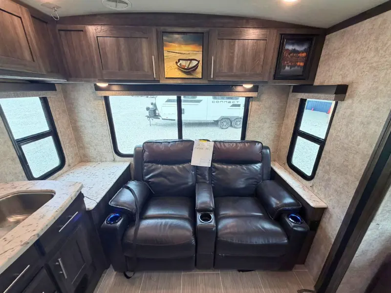 2018 Highland Ridge Mesa Ridge Lite 2410RL