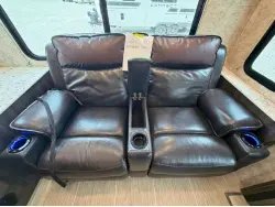 2018 Highland Ridge Mesa Ridge Lite 2410RL