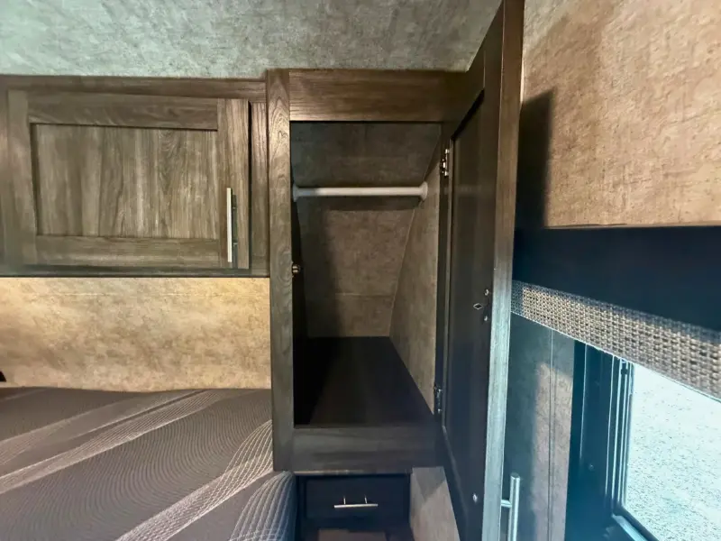 2018 Highland Ridge Mesa Ridge Lite 2410RL