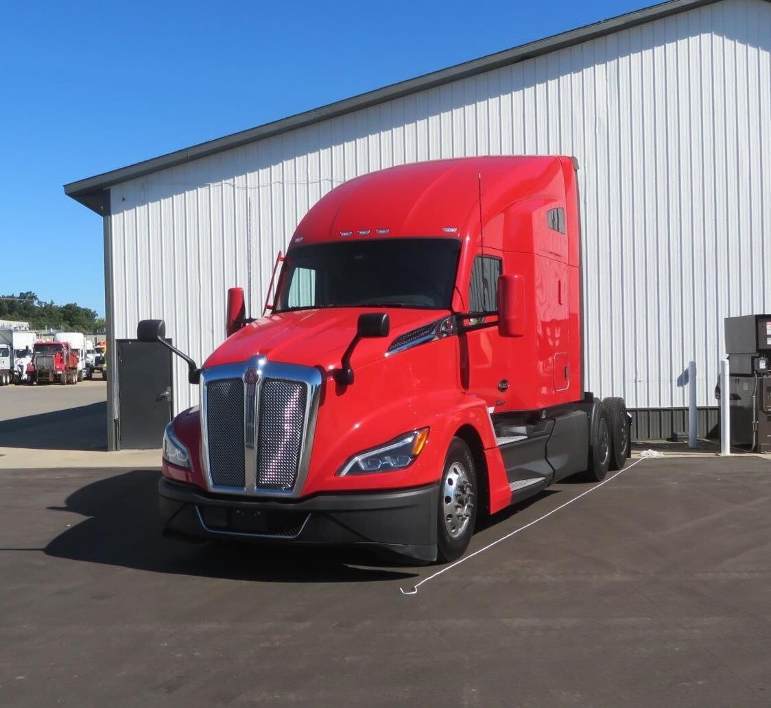 2023 KENWORTH T680 in Grand Rapids, MI