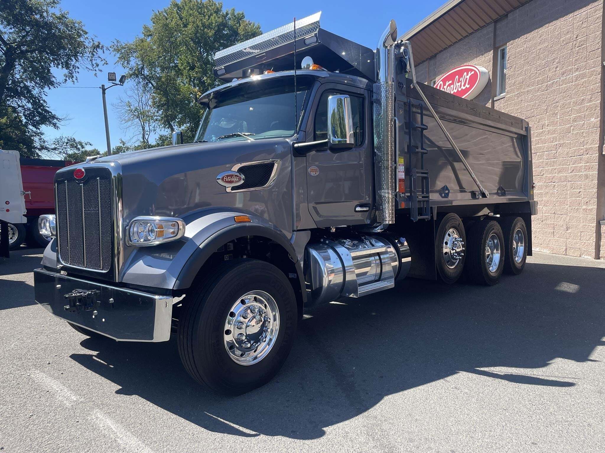 2027 PETERBILT 567 in Clarksburg, NJ