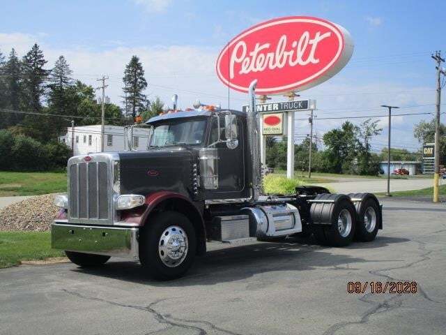 2021 PETERBILT 389 in Butler, PA