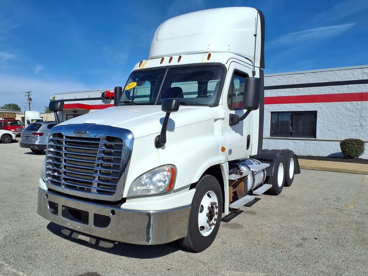 2018 FREIGHTLINER CASCADIA 125 in Cleveland, OH